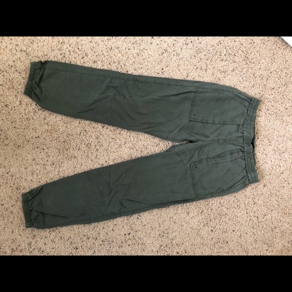 Gap army green jogger pants - Picture 3 of 4
